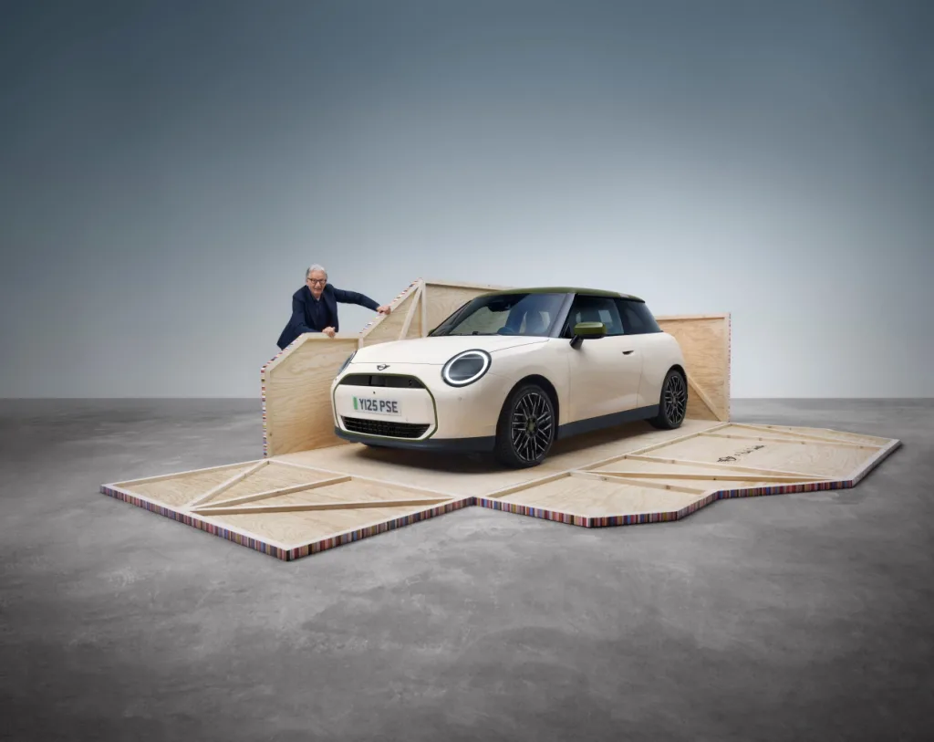 사진1 MINI 코리아 디 올 일렉트릭 MINI 쿠퍼 SE 폴 스미스 에디션 사전 예약 실시 https://mobilityground.com/wp-content/uploads/2026/01/사진1-MINI-코리아-디-올-일렉트릭-MINI-쿠퍼-SE-폴-스미스-에디션-사전-예약-실시.webp