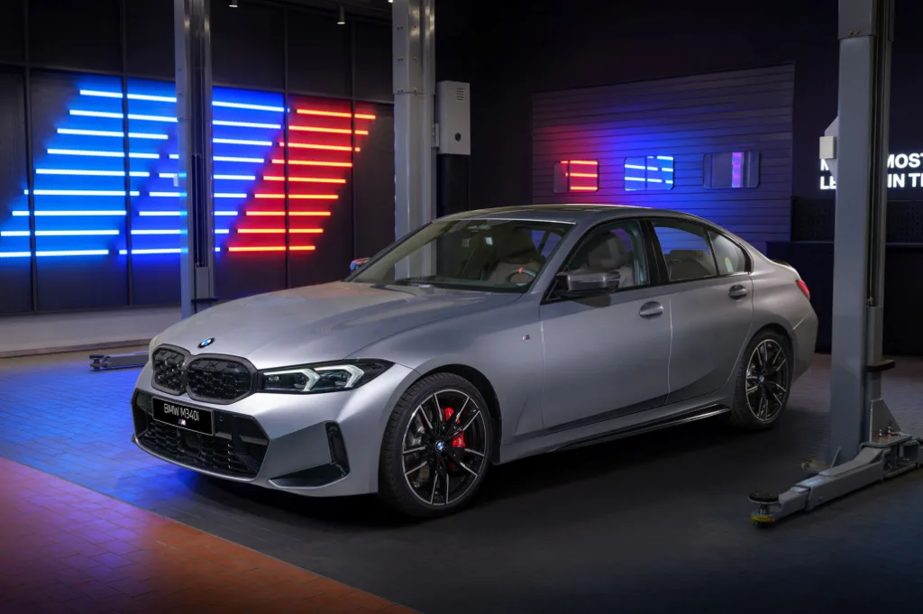 사진3 M340i 프로 M 퍼포먼스 파츠 엑스퍼트 에디션 https://mobilityground.com/wp-content/uploads/2026/01/사진1-BMW-320i-M-스포츠-M-퍼포먼스-파츠-에디션.webp