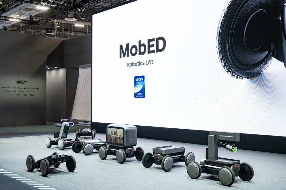 현대차그룹 CES 2026 아틀라스 개발형·모베드 상용화 모델 최초 공개 4 사진5 모베드MobED 상용화 모델 및 탑 모듈Top Module 결합 콘셉트 모델 https://mobilityground.com/wp-content/uploads/2026/01/사진5-모베드MobED-상용화-모델-및-탑-모듈Top-Module-결합-콘셉트-모델.webp
