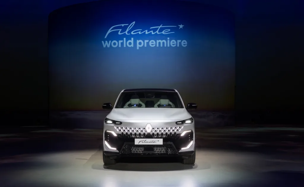 사진자료 르노 필랑트Renault FILANTE 공개 행사 2 https://mobilityground.com/wp-content/uploads/2026/01/사진자료-르노-필랑트Renault-FILANTE-공개-행사_3.webp