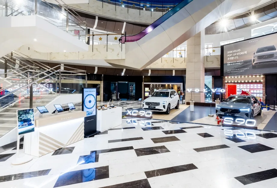 사진자료1 볼보 IFC몰 팝업스토어 https://mobilityground.com/wp-content/uploads/2026/01/사진자료2_볼보-IFC몰-팝업스토어.webp