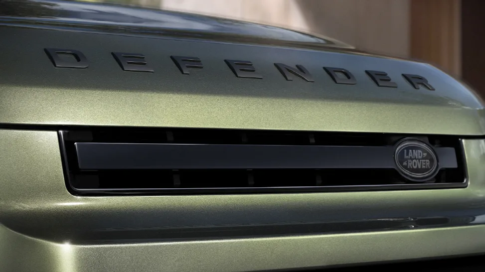 사진자료 뉴 디펜더 2026년형 울스톤 그린 6 https://mobilityground.com/wp-content/uploads/2026/01/사진자료_뉴-디펜더-2026년형-울스톤-그린-1.webp