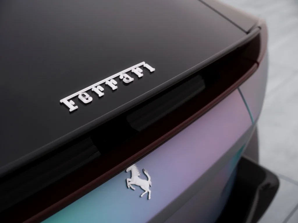 페라리 12칠린드리 테일러메이드 한국 단독 공개, 2년 걸려 완성 8 페라리 12칠린드리 테일러메이드 5 https://mobilityground.com/wp-content/uploads/2026/01/페라리-12칠린드리-테일러메이드_국내-공식-사진_2.webp