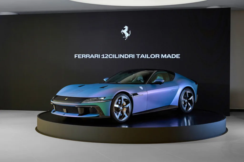 페라리 12칠린드리 테일러메이드 한국 단독 공개, 2년 걸려 완성 1 페라리 12칠린드리 테일러메이드 국내 공식 사진 2 https://mobilityground.com/wp-content/uploads/2026/01/페라리-12칠린드리-테일러메이드_국내-공식-사진_2.webp