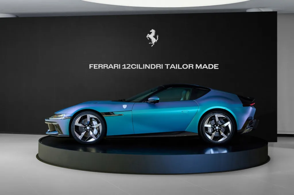 페라리 12칠린드리 테일러메이드 한국 단독 공개, 2년 걸려 완성 11 페라리 12칠린드리 테일러메이드 국내 공식 사진 3 1 https://mobilityground.com/wp-content/uploads/2026/01/페라리-12칠린드리-테일러메이드_국내-공식-사진_2.webp