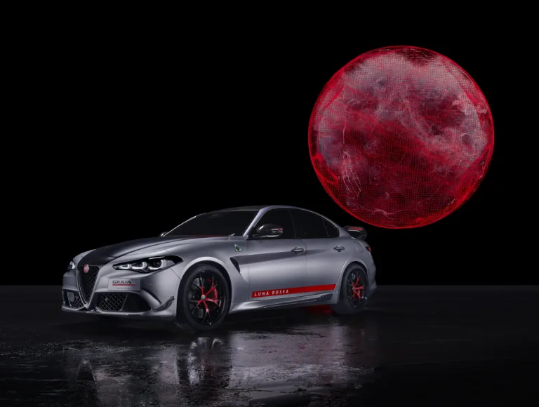 알파로메오 줄리아 콰드리폴리오 루나 로싸, Blown in by the Wind, Forged by Passion: Alfa Romeo Giulia Quadrifoglio Luna Rossa debuts as the most extreme Quadrifoglio ever