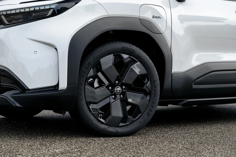 2026 toyotaurbancruiser lunarwhiteawd interioranddetails 019 https://mobilityground.com/wp-content/uploads/2026/02/2026_toyotaurbancruiser_lunarwhiteawd_dynamic_015.webp