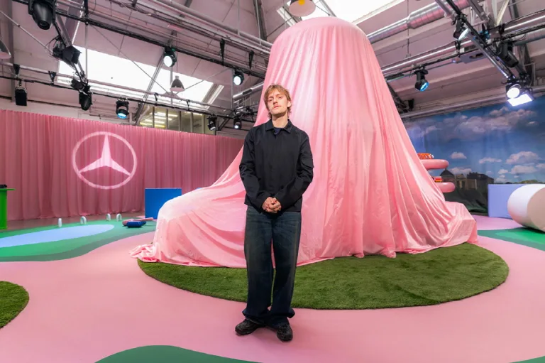 메르세데스-벤츠 CLA, Designer Gustaf Westman transforms all-new Mercedes-Benz CLA into one of his chunky art pieces for second ‘Class of Creators’ debut