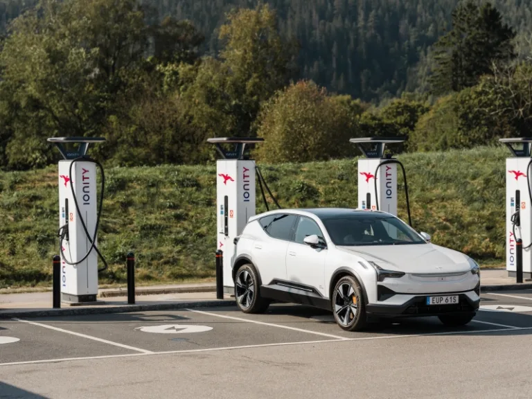 폴스타 차지 테슬라 슈퍼차저 통합, 2개 충전소 앱에서 직접 액세스, Polestar improves public charging offer across Europe, Polestar 3 Charging