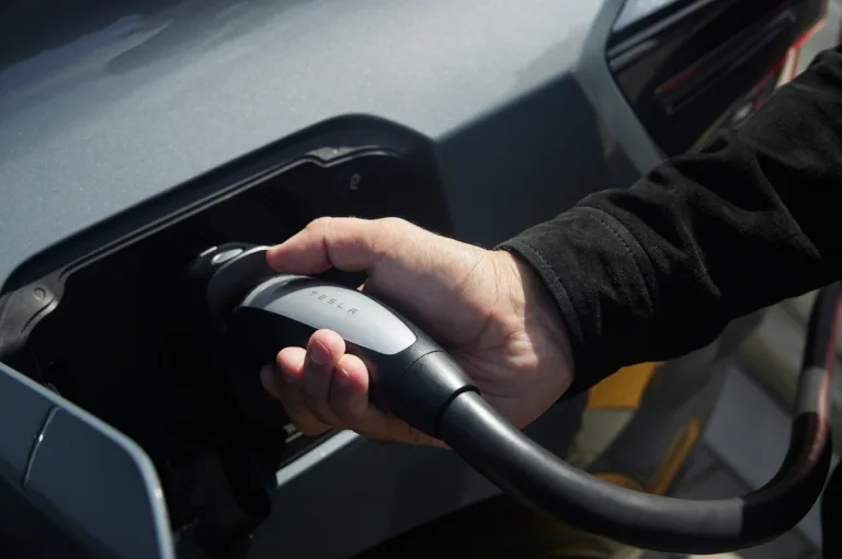 전기차, 폴스타 차지 테슬라 슈퍼차저 통합, 2개 충전소 앱에서 직접 액세스, Polestar improves public charging offer across Europe, Polestar 3 Charging
