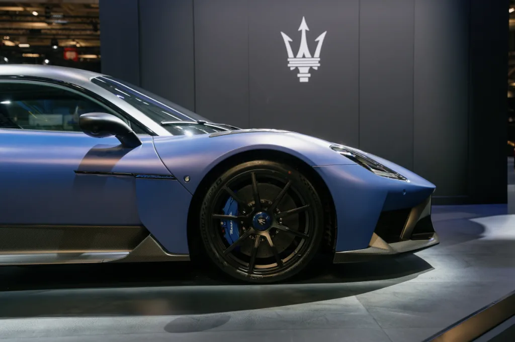 알파로메오 마세라티 보테가푸오리세리에, BOTTEGAFUORISERIE shines at Ultimate Supercar Garage with Alfa Romeo and Maserati