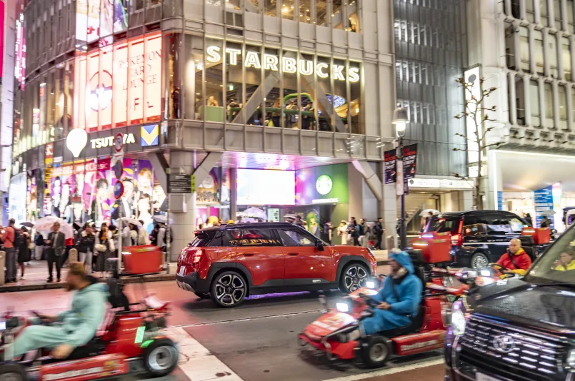 MINI Aceman SE enjoyed Tokyo with 384km range 2 P90626170 highRes https://mobilityground.com/wp-content/uploads/2026/02/P90626190-highRes.webp