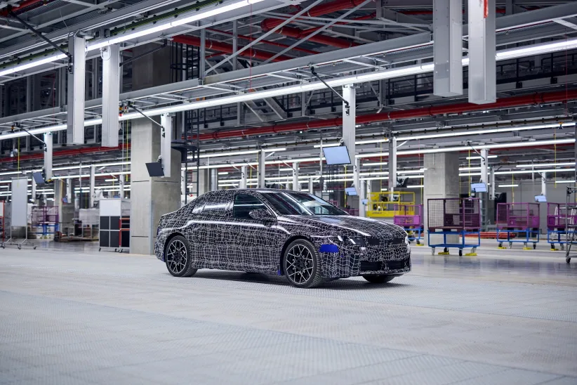 BMW i3, Munich Plant is preparing production 3 P90629350 highRes https://mobilityground.com/wp-content/uploads/2026/02/P90629349-highRes.webp