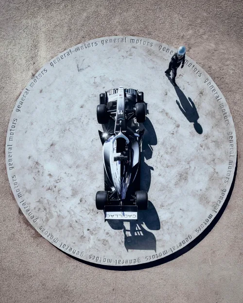 사진 3 캐딜락 F1팀 첫 번째 리버리 https://mobilityground.com/wp-content/uploads/2026/02/사진-1-캐딜락-F1팀-첫-번째-리버리.webp