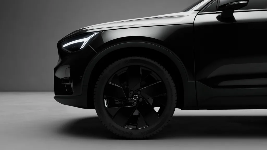 사진자료3 볼보 XC40 블랙 에디션 https://mobilityground.com/wp-content/uploads/2026/02/사진자료1_볼보-XC40-블랙-에디션.webp