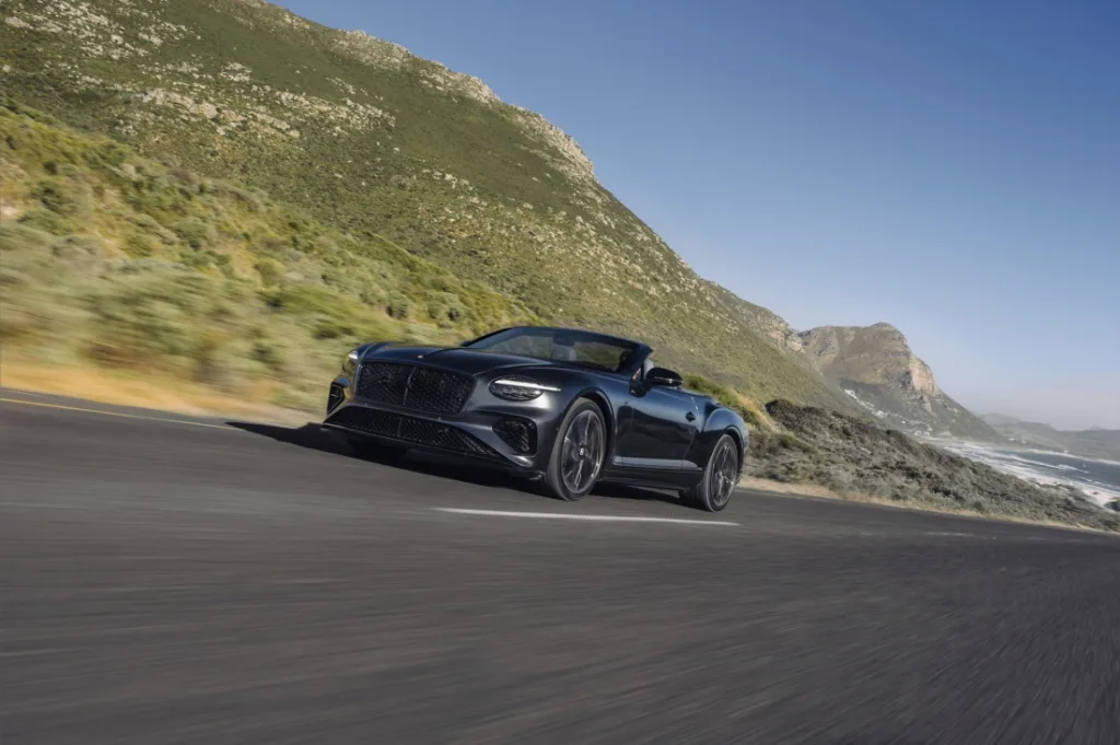 참고사진 벤틀리 더 뉴 컨티넨탈 GTC S 1 https://mobilityground.com/wp-content/uploads/2026/02/참고사진_벤틀리-더-뉴-컨티넨탈-GT-S-4.webp