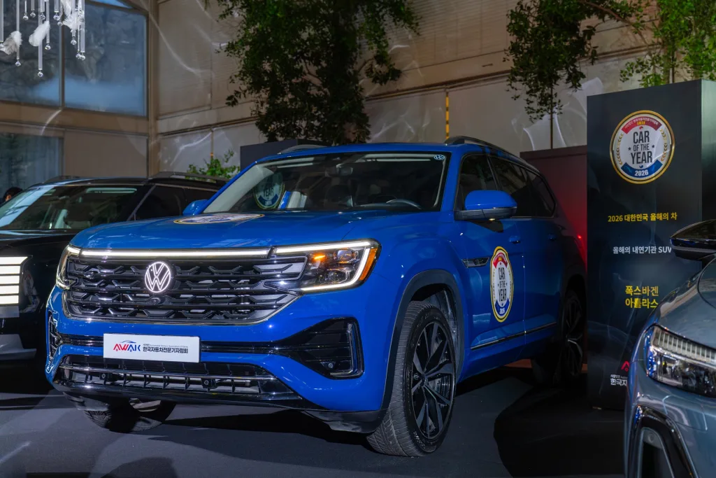 참고사진 폭스바겐 아틀라스 한국자동차전문기자협회 선정 2026 대한민국 올해의 차 내연기관 SUV 부문 수상 https://mobilityground.com/wp-content/uploads/2026/02/참고사진_폭스바겐-아틀라스-한국자동차전문기자협회-선정-2026-대한민국-올해의-차-내연기관-SUV-부문-수상.webp
