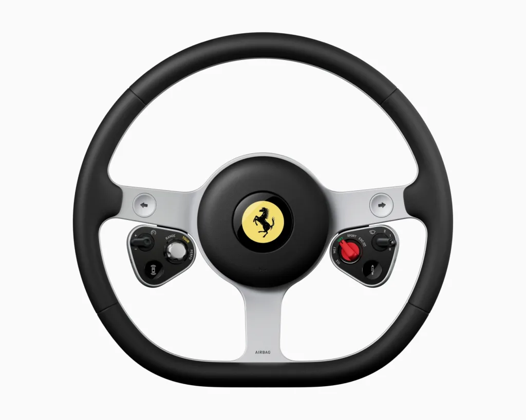 페라리 루체 17 스티어링 휠 https://mobilityground.com/wp-content/uploads/2026/02/페라리-루체_1.webp