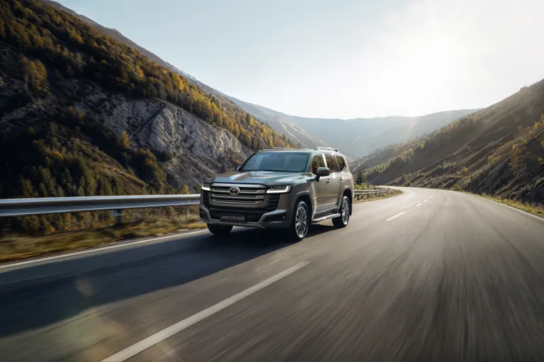 토요타 랜드크루저, Toyota Land Cruiser 300 Performance Hybrid: Power without compromises