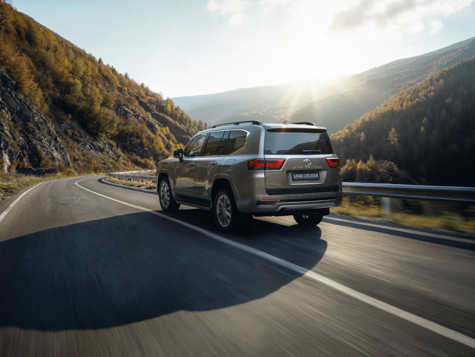 토요타 랜드크루저, Toyota Land Cruiser 300 Performance Hybrid: Power without compromises