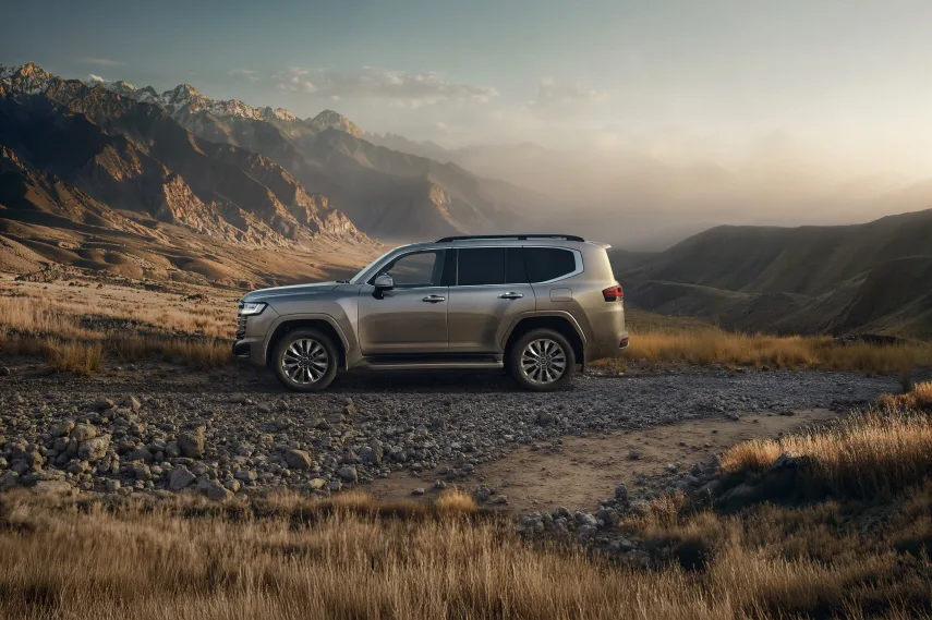토요타 랜드크루저, Toyota Land Cruiser 300 Performance Hybrid: Power without compromises