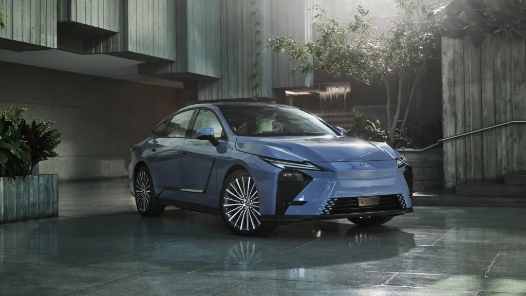 렉서스 ES350e, 렉서스 ES550e, 026 LEXUS ES LAUNCHES WITH BATTERY-ELECTRIC MODELS, NEW HYBRID COMING SOON