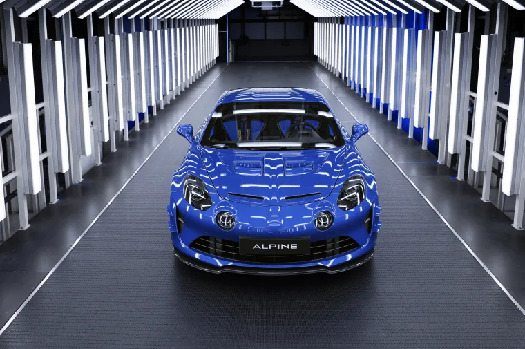 알핀 A110 R 울티메, Alpine A110 continues to win awards even as it enters final months of production