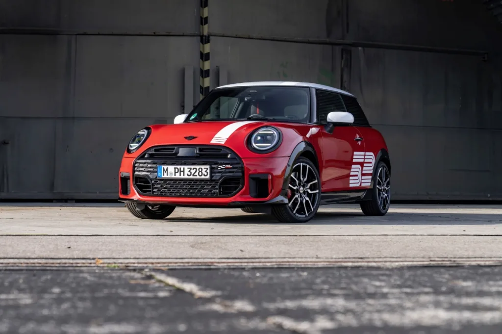 MINI 1965 빅토리 에디션 출시, JCW 전용 75대 한정 1 사진 MINI 코리아 ‘MINI 1965 빅토리 에디션 출시 1 https://mobilityground.com/wp-content/uploads/2026/03/사진-MINI-코리아-‘MINI-1965-빅토리-에디션-출시-1.webp