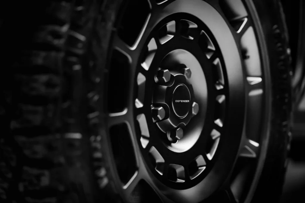 사진자료 디펜더 OCTA 블랙 7 https://mobilityground.com/wp-content/uploads/2026/03/사진자료_디펜더-OCTA-블랙-1.webp