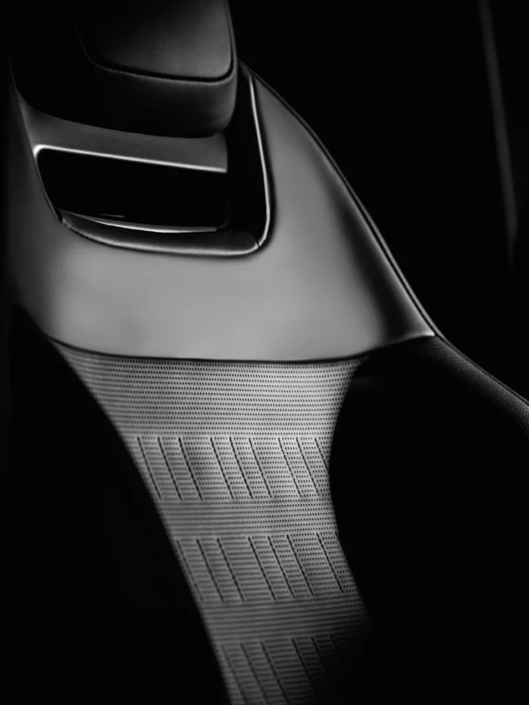 사진자료 디펜더 OCTA 블랙 9 https://mobilityground.com/wp-content/uploads/2026/03/사진자료_디펜더-OCTA-블랙-1.webp