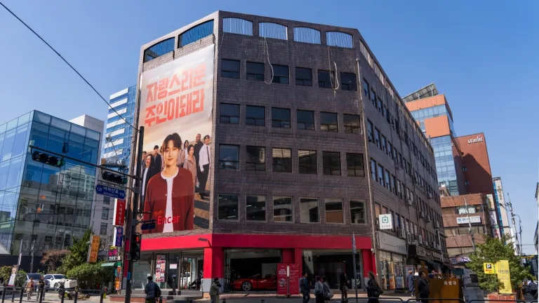 엔카 성수동 팝업스토어에 1만여 명 몰려…오프라인 체험형 콘텐츠로 MZ세대 마음 잡았다(1)