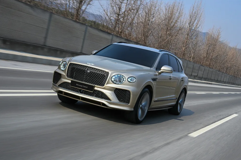 참고사진 벤틀리 더 뉴 벤테이가 스피드 5 https://mobilityground.com/wp-content/uploads/2026/03/참고사진_벤틀리-더-뉴-벤테이가-스피드-1.webp