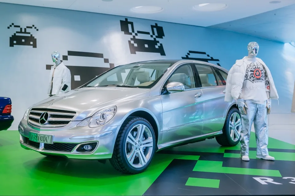 메르세데스-벤츠 비전 R 320 CDI, 90년대 아이코닉 모델 박물관 전시, Vastness, space and touring: The Mercedes-Benz VISION R 320 CDI from 2005