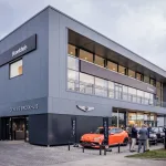 제네시스 유럽 전시장, GENESIS ADVANCES EUROPEAN DEALER STRATEGY WITH THE FIRST DEDICATED DEALERSHIP OPENING