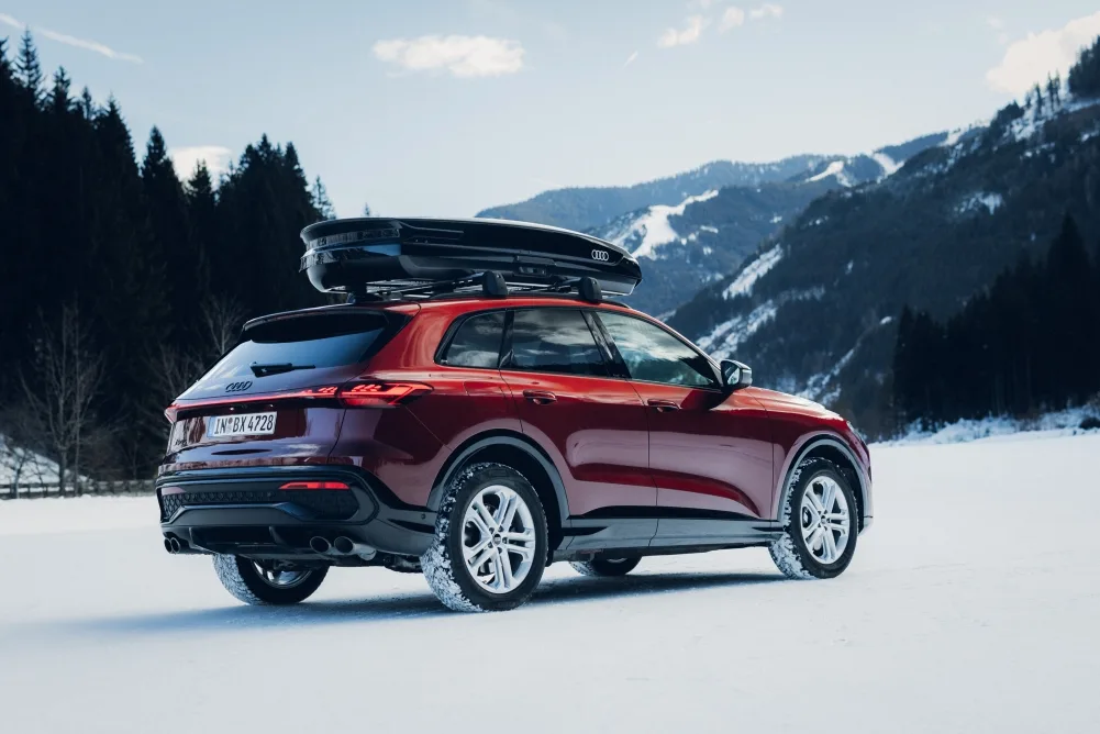 아우디 Q5 알프스 로드트립 시승기, Audi Q5 takes on the Alps for a winter adventure