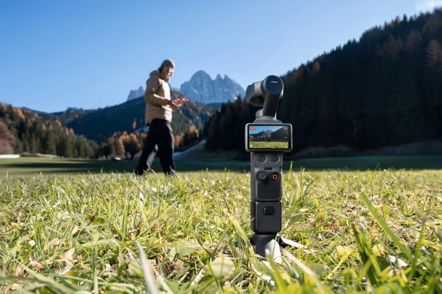 Osmo Pocket 4 Hiking ActiveTrack https://mobilityground.com/wp-content/uploads/2026/04/Osmo-Pocket-4_Vlogging_Mic-Mini-TX-white.webp