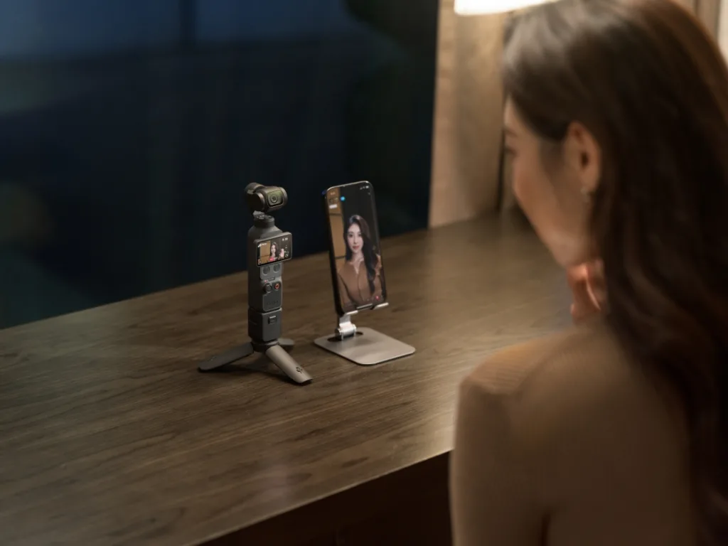 Osmo Pocket 4 Vlogging Professional CreationLive Streaming https://mobilityground.com/wp-content/uploads/2026/04/Osmo-Pocket-4_Vlogging_Mic-Mini-TX-white.webp