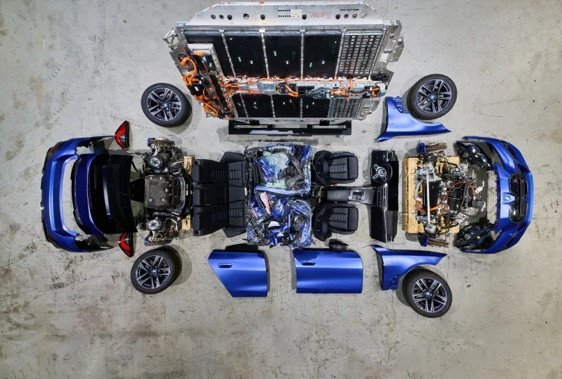 BMW 그룹과 프레제로, 유럽 자동차 산업 순환 경제 구축을 위한 전략적 협력 협약 체결 1 P90629342 highRes bmw rdz bev https://mobilityground.com/wp-content/uploads/2026/04/P90629342_highRes_bmw-rdz-bev.webp