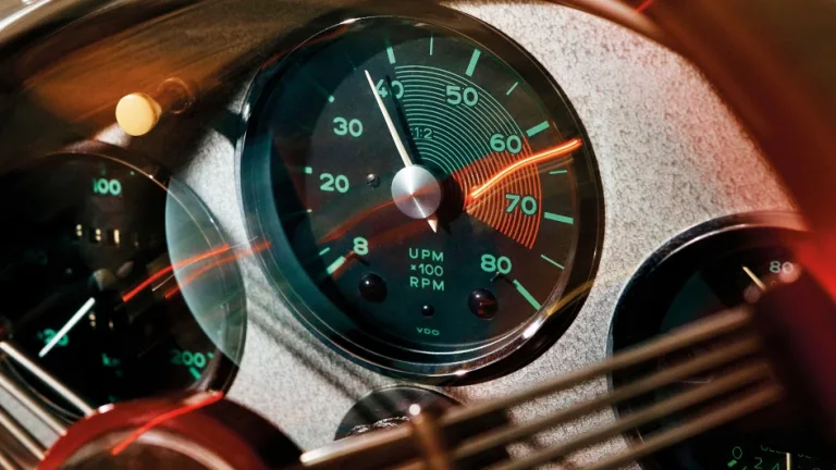 포르쉐 550, Porsche Racing DNA: The centrally positioned tachometer