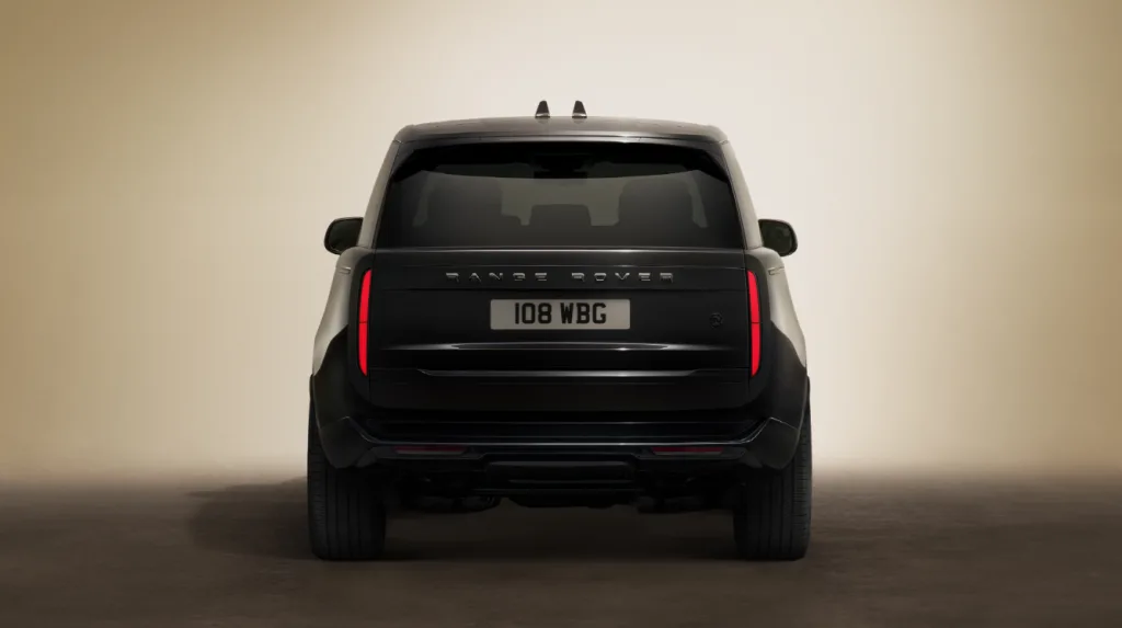 레인지로버 SV 블랙 출시 3 https://mobilityground.com/wp-content/uploads/2026/04/레인지로버-SV-블랙-출시-2.webp