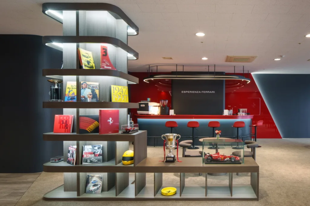 사진 10 에스페리엔자 페라리 페라리 라운지 https://mobilityground.com/wp-content/uploads/2026/04/사진-3_에스페리엔자-페라리_12칠린드리.webp