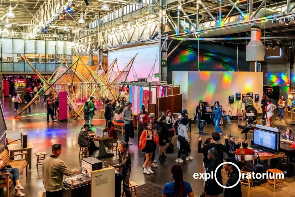 사진3 익스플로라토리움 전시장 모습 https://mobilityground.com/wp-content/uploads/2026/04/사진1-『현대차그룹-익스플로라토리움』-체험형-과학관-설립-위한-전략적-파트너십-체결-scaled.webp