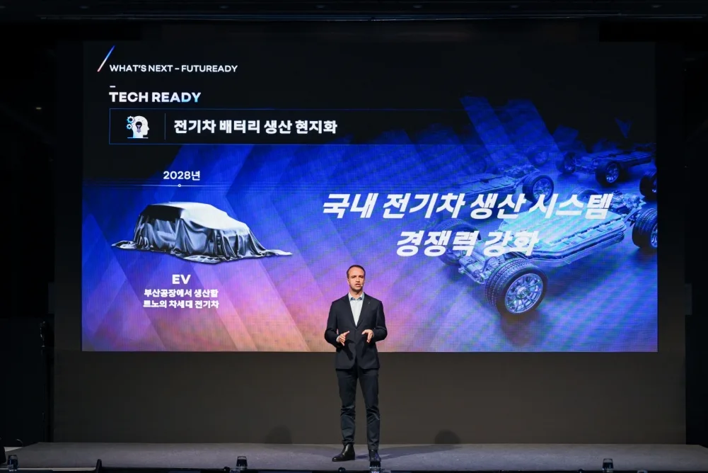 사진자료 르노코리아 니콜라 파리 사장이 기자 간담회에서 발표를 하고 있다. 3 https://mobilityground.com/wp-content/uploads/2026/04/사진자료-르노코리아-니콜라-파리-사장이-기자-간담회에서-발표를-하고-있다._1.webp