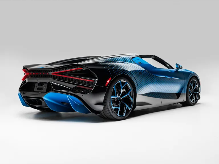잠자리 날개를 하이퍼카에 옮겨놨다, 부가티 W16 미스트랄 '플라이 버그'의 충격적인 탄생, Bugatti unveils the W16 Mistral 'Fly Bug' – the latest Sur Mesure masterpiece