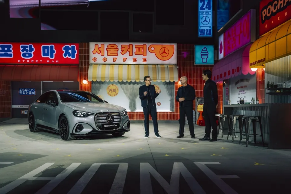 26C0138 021 https://mobilityground.com/wp-content/uploads/2026/04/사진-1-디-올-뉴-일렉트릭-C-클래스-월드-프리미어-현장-이미지.webp