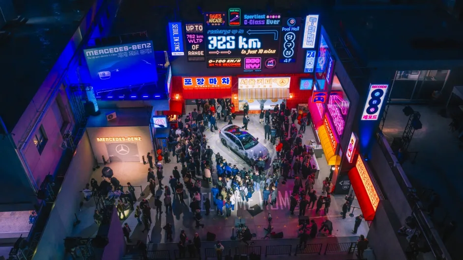 26C0138 031 https://mobilityground.com/wp-content/uploads/2026/04/사진-1-디-올-뉴-일렉트릭-C-클래스-월드-프리미어-현장-이미지.webp