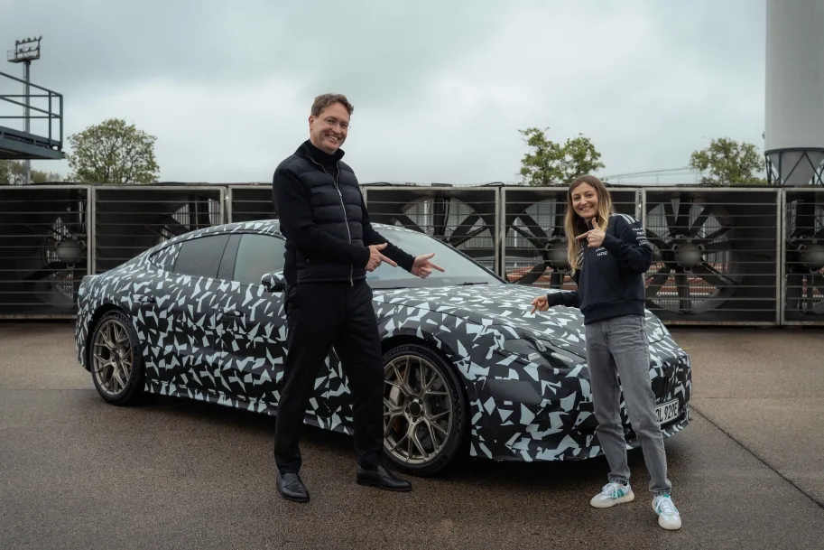 Racing driver approval: Ola Källenius and F1 Development Driver Doriane Pin test the new Mercedes-AMG GT 4-Door Coupé