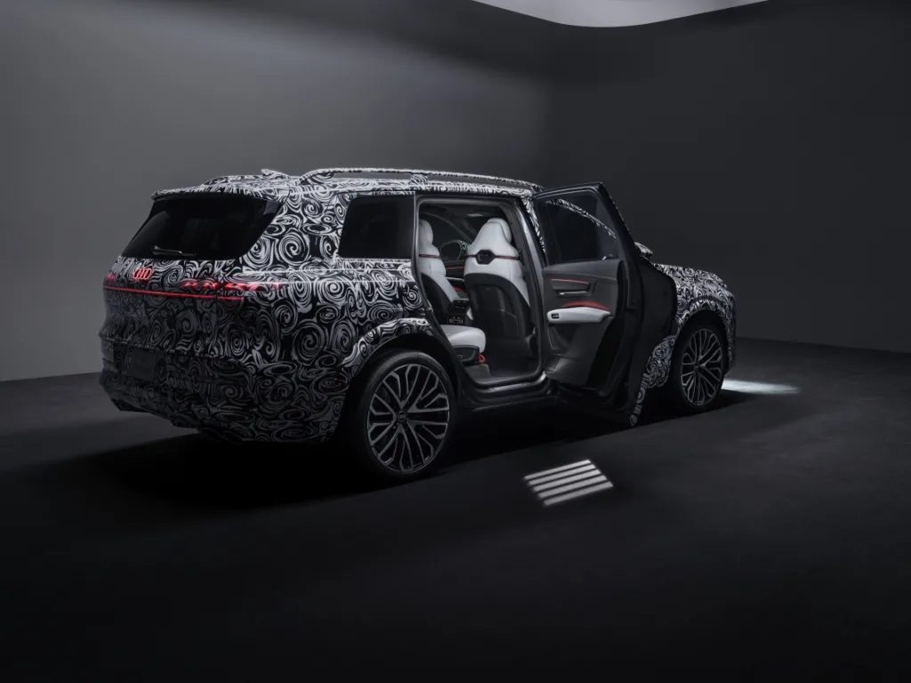 아우디 Q9, Elegance and space: a first look inside the new Audi Q9