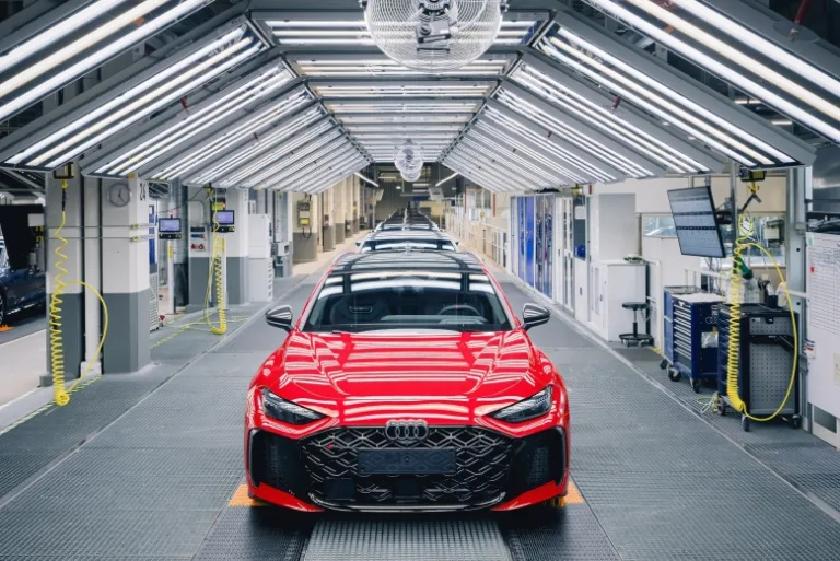 아우디 RS 5, The new Audi RS 5: cross-site engine development
