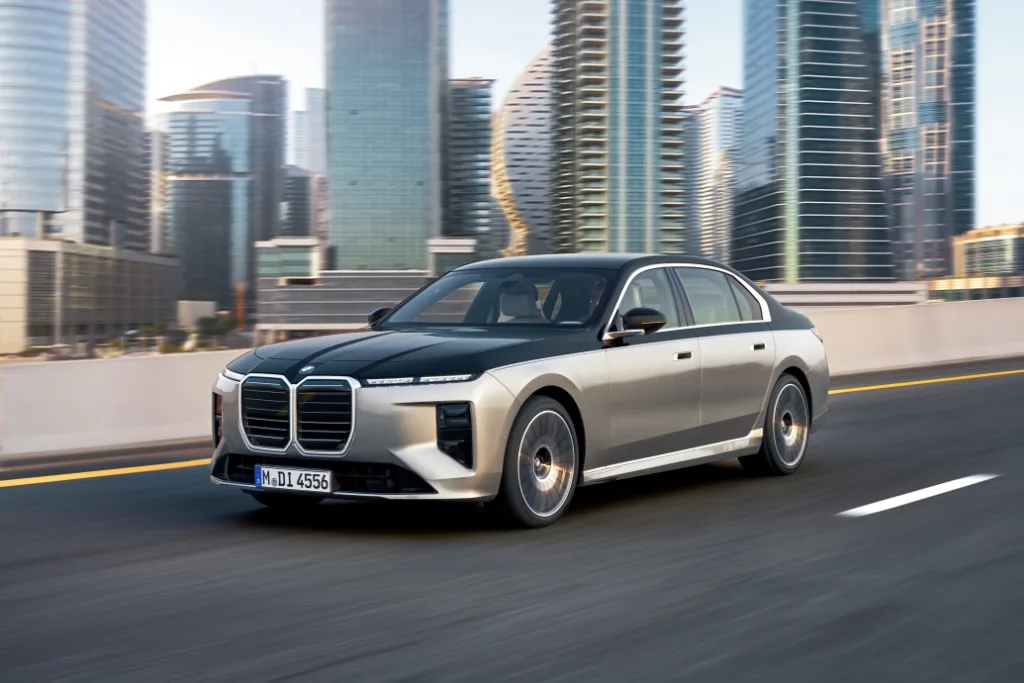 BMW 7시리즈, In the new BMW 7 Series, progressive luxury and the pioneering technologies of the Neue Klasse come together to create a unique driving experience.